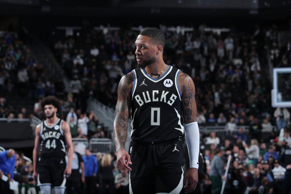 裁判团队进 裁判团队进